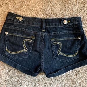 Rock & Republic Super Comfy Jean shorts!